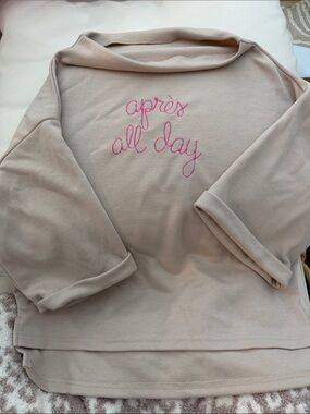 Beige Sweatshirt with Pink 'après all day' Embroidery